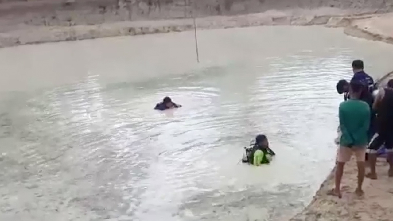 สลด ด.ช.2 พี่น้องเล่นสไลเดอร์ขอบสระ น้องพลัดตก พี่โดดช่วย จมดับทั้งคู่