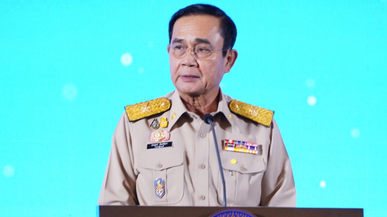 "บิ๊กตู่" ยัน ข่าวลือ ปรับครม.สลับเก้าอี้ ขอใจเย็น ถึงเวลาก็มาเอง 