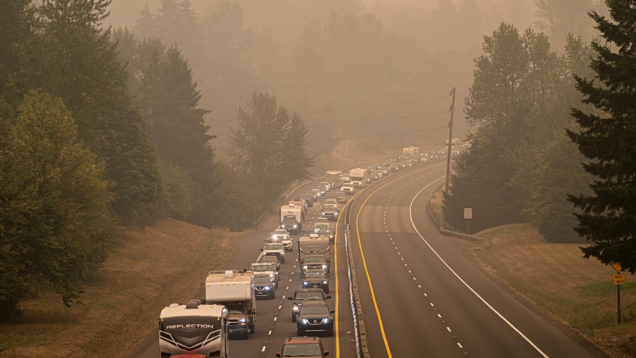 สหรัฐฯระทึก คนกว่าครึ่งล้าน หนีไฟป่ารัฐโอเรกอน บ้านวอดแล้วหลายร้อยหลัง