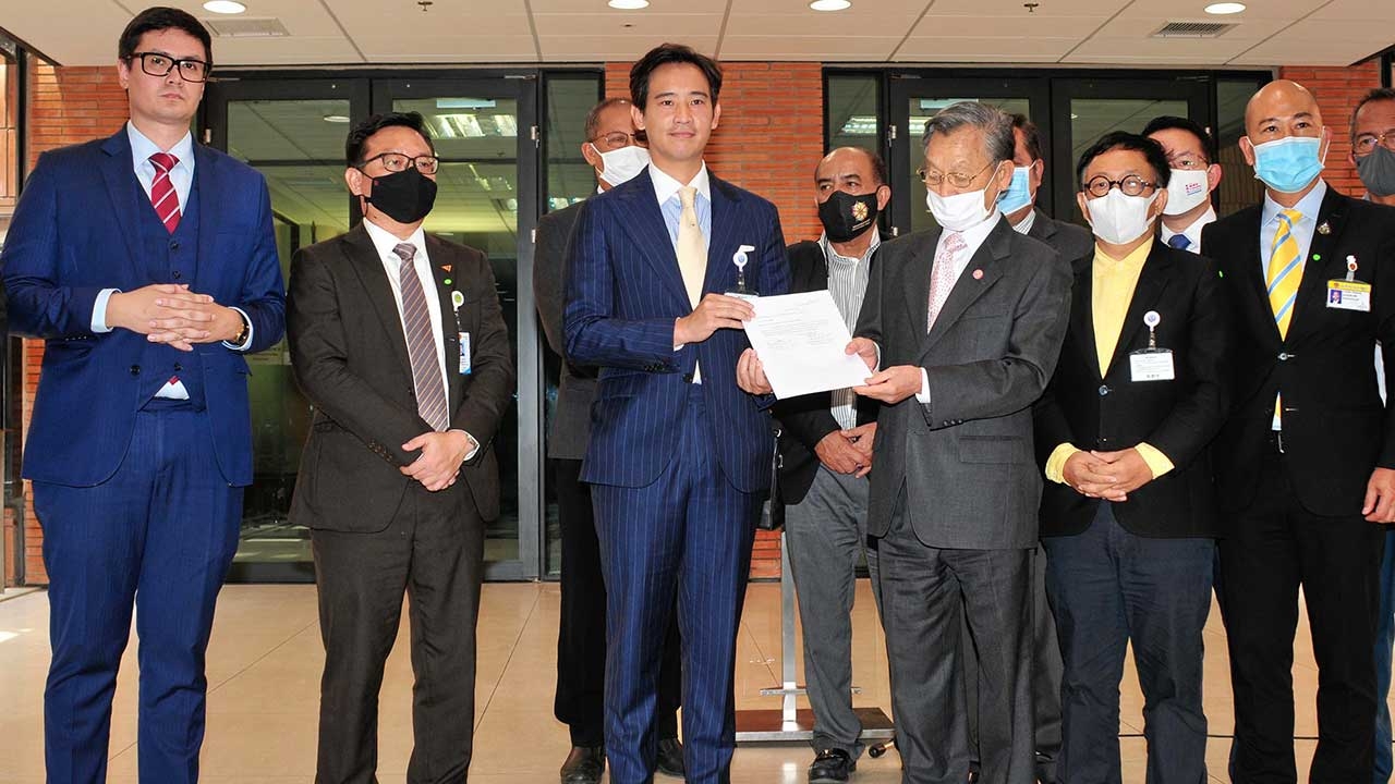 บนผลประโยชน์ทางการเมือง