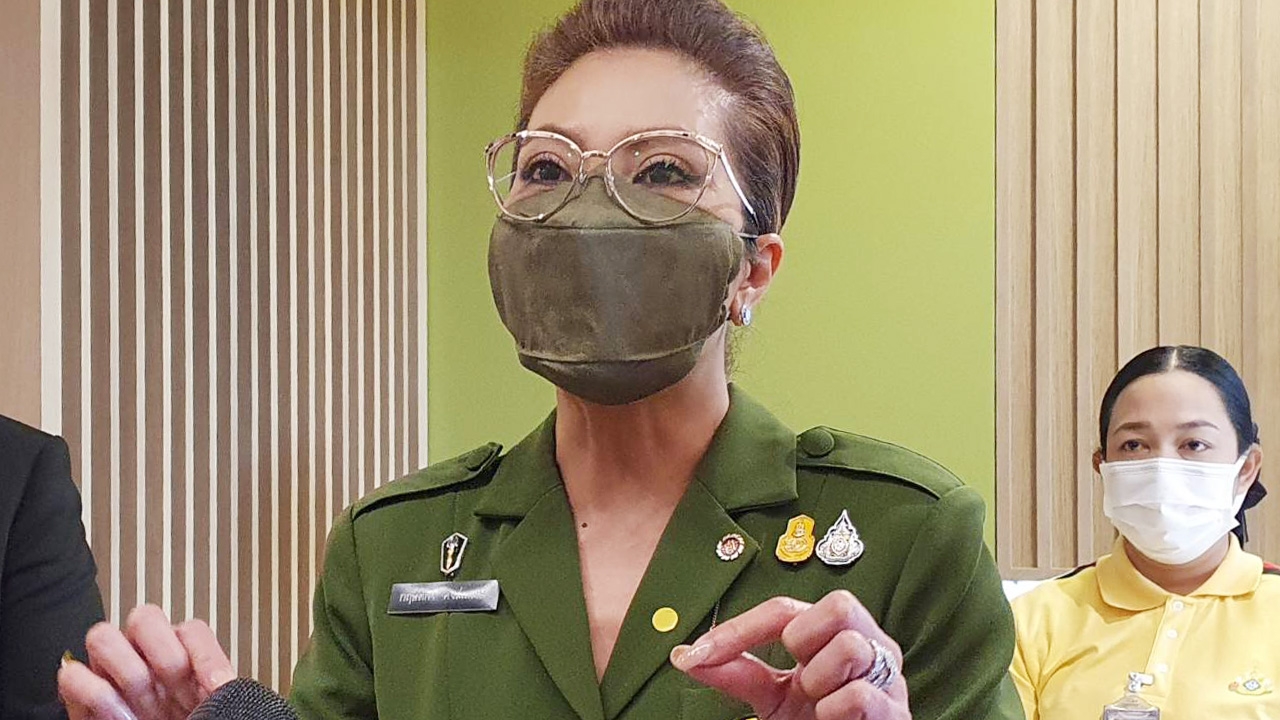 “อ้อ กฤษติกา” ให้กำลังใจ “บิ๊กแดง” โดนโซเชียลโจมตี ย้ำทหารทำเพราะรักชาติ