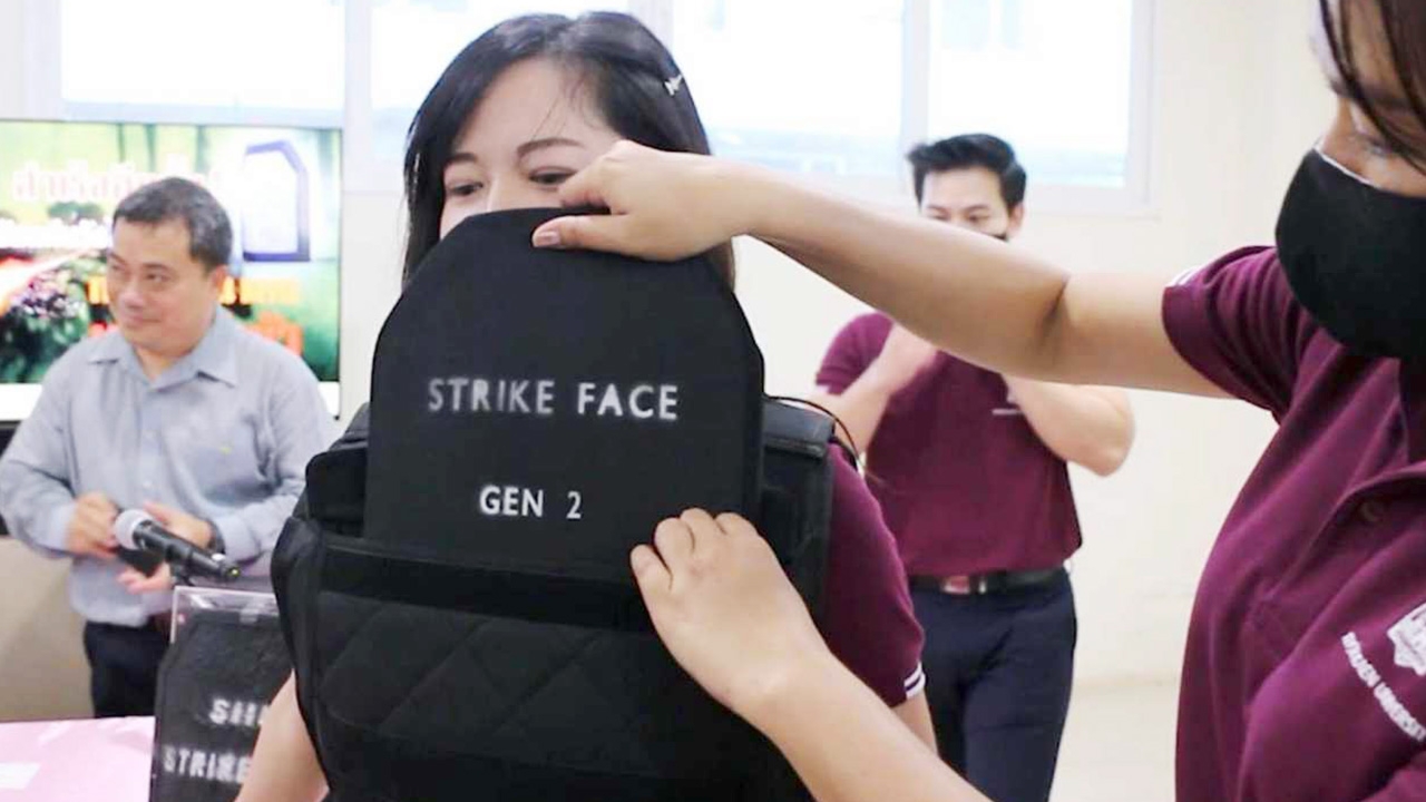 มข.จัดให้ เสื้อเกราะจากรังไหม เอ็ม 16 เจาะไม่เข้า เบา ถูก คุ้ม