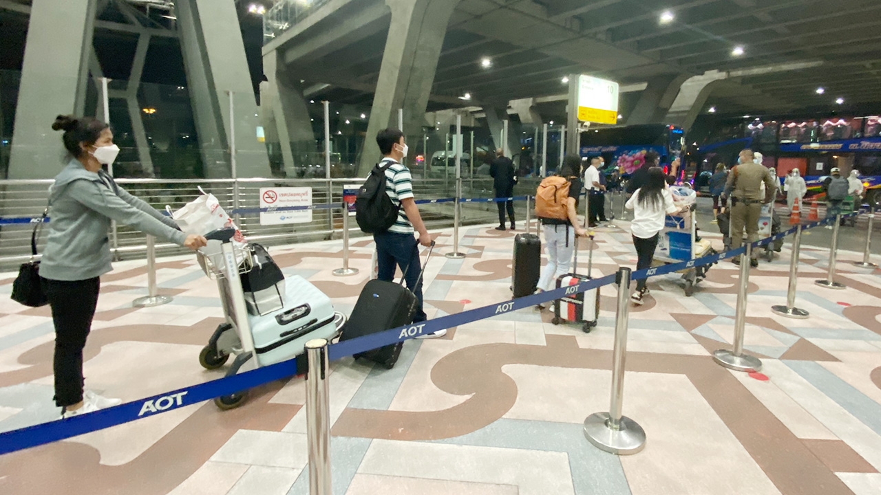 ผู้โดยสาร 613 คนจาก 4 เที่ยวบิน เดินทางถึงไทยพบมีไข้สูง 9 คน