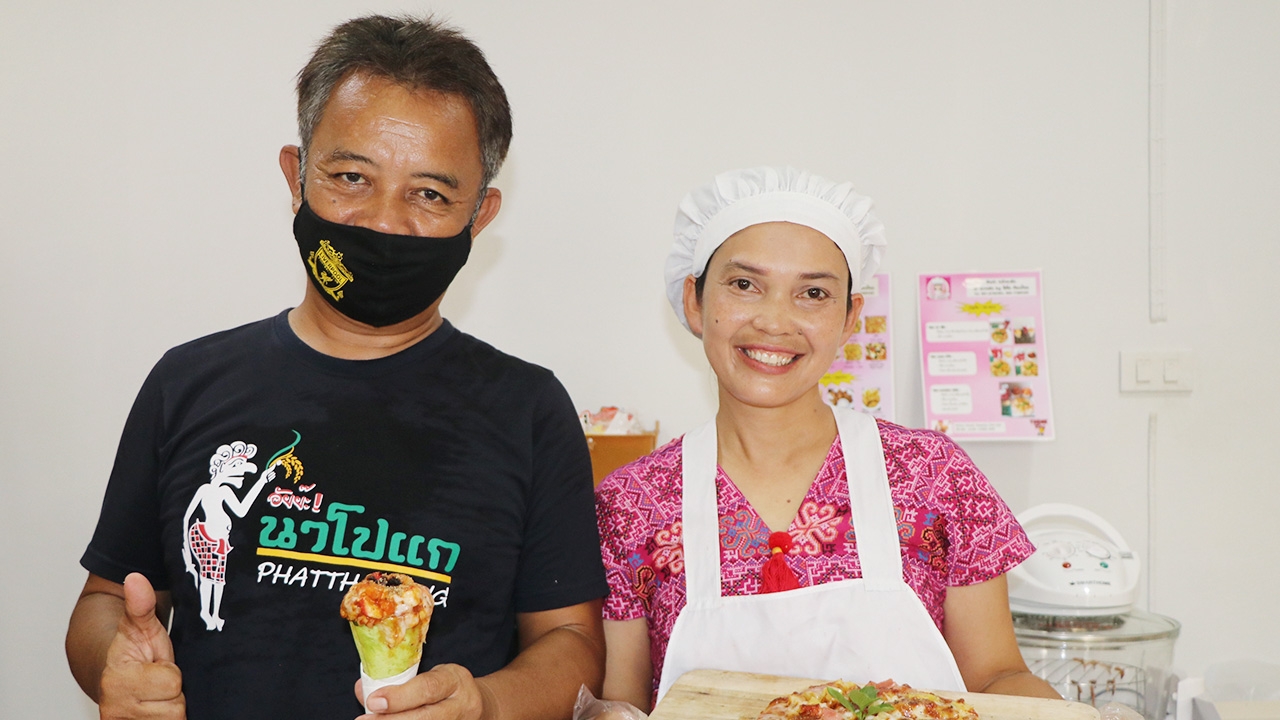 โควิดทำชะงัก สาวเจ้าของร้านอาหารไทย พลิกชีวิตทำพิซซ่าขาย เลี้ยงครอบครัว