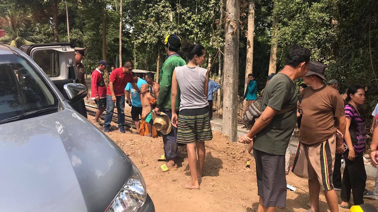 จับหลวงพี่เมาขับรถ พุ่งชนคนงานตาย 1 สาหัส 1 ตะลุมบอนวุ่นข้างถนนร้อยเอ็ด