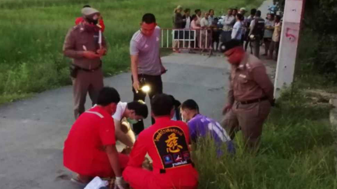 ทุบหัวฆ่าชายพิการ ผ้าห่มคลุมทิ้งข้างทาง เค้นสอบลูกสาว พบมีพิรุธ
