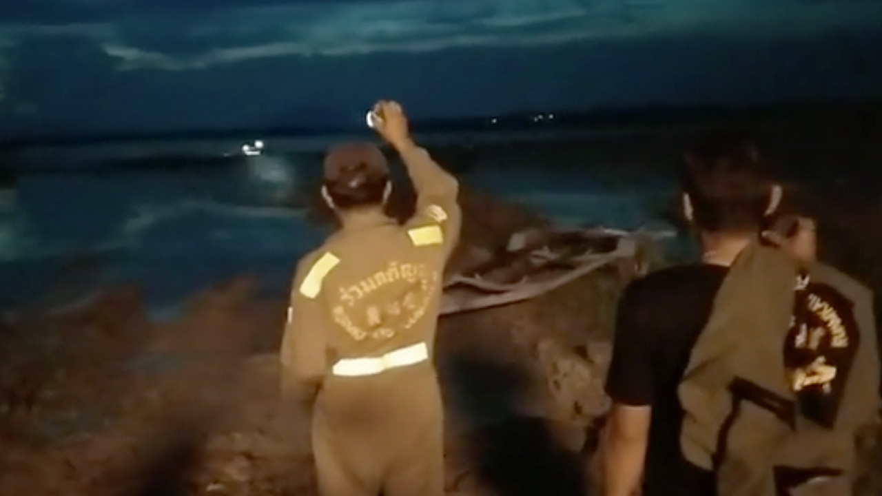 สลด เรือล่มในอ่างเก็บน้ำ หนุ่มใหญ่ช่วยแม่กับหลานจนรอด ตัวเองจมน้ำดับ