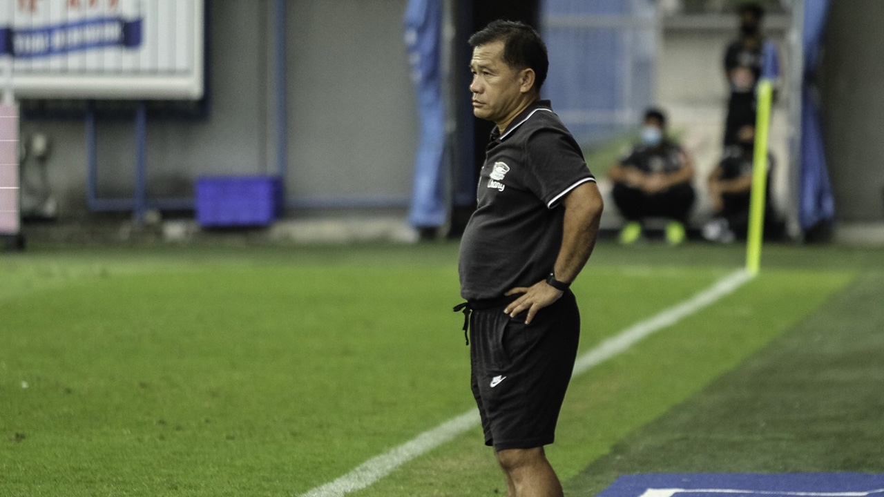 “โค้ชเตี้ย” แฮปปี้ฟอร์มดาวรุ่ง - ยก “บีจี” เต็งแชมป์ไทยลีก