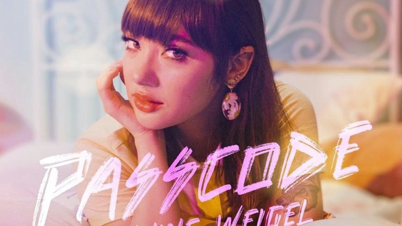 พลอยชมพูกับก้าวที่ยิ่งใหญ่  ปล่อย PASSCODE เพลงสากลในฐานะศิลปินระดับโลก