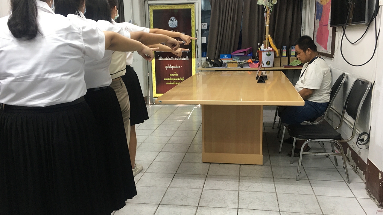 รวบหนุ่มโรคจิต ควักจู๋ สไลด์หนอนโชว์ ไล่จับนม สาวมหาลัยดัง