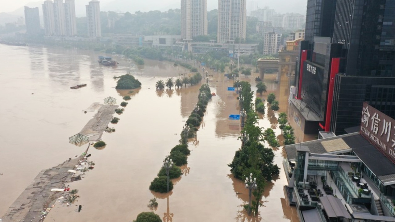 นครฉงชิ่งอ่วม เผชิญมหาอุทกภัย ‘แยงซี’ ระดับน้ำสูงสุดในประวัติการณ์