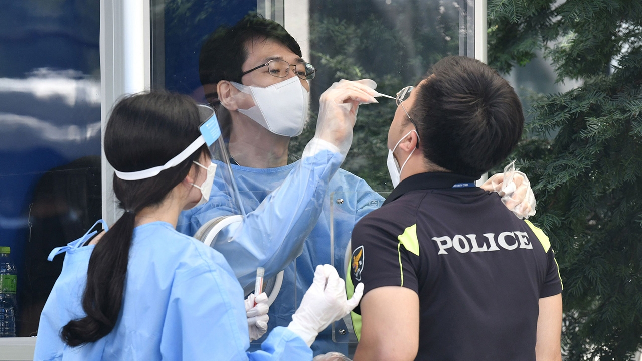 เกาหลีใต้พบผู้ป่วยโควิดรายวันสูงสุดรอบ 5 เดือน หวั่นลามทั่วประเทศ