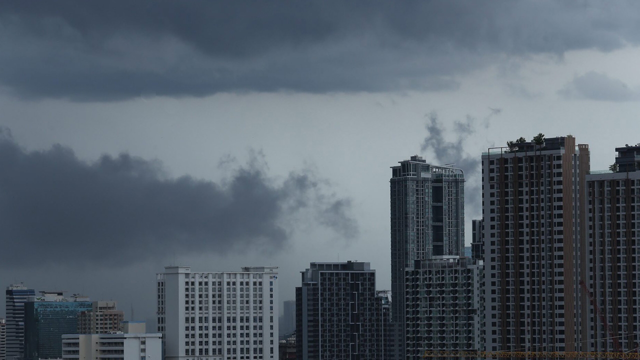 สภาพอากาศวันนี้ ร่องมรสุมพาดผ่านภาคเหนือ-อีสาน ไทยตอนบนฝนหนักบางจุด