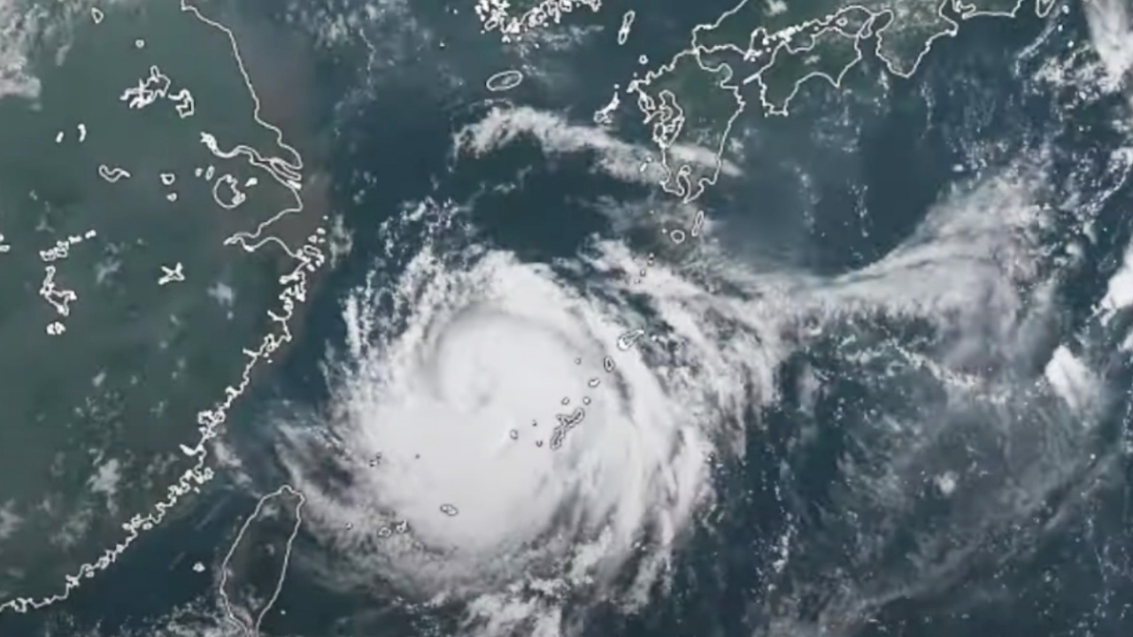 จีนอ่วมอีก เตือนภัยสีน้ำเงิน ไต้ฝุ่นบาวี มุ่งหน้าถล่มเกาหลีใต้