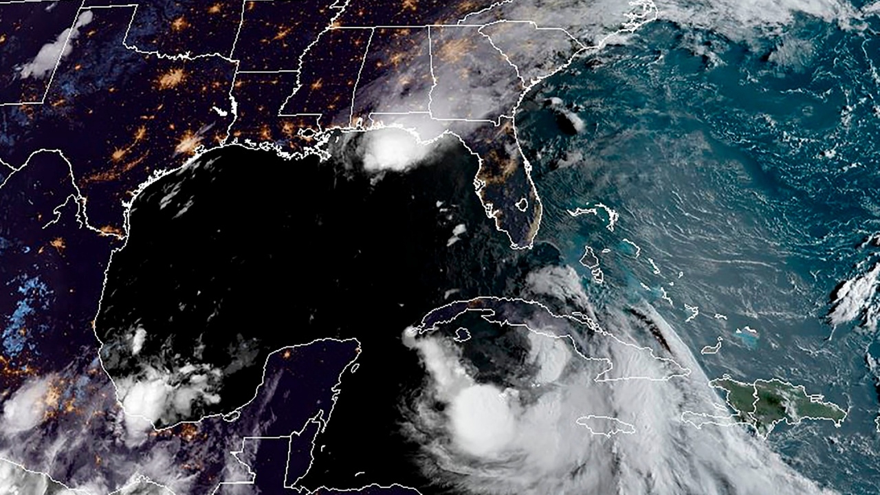 สหรัฐฯอ่วม โดนพายุคู่ ตามกันมาถล่มอ่าวเม็กซิโก ครั้งแรกในรอบ 150 ปี
