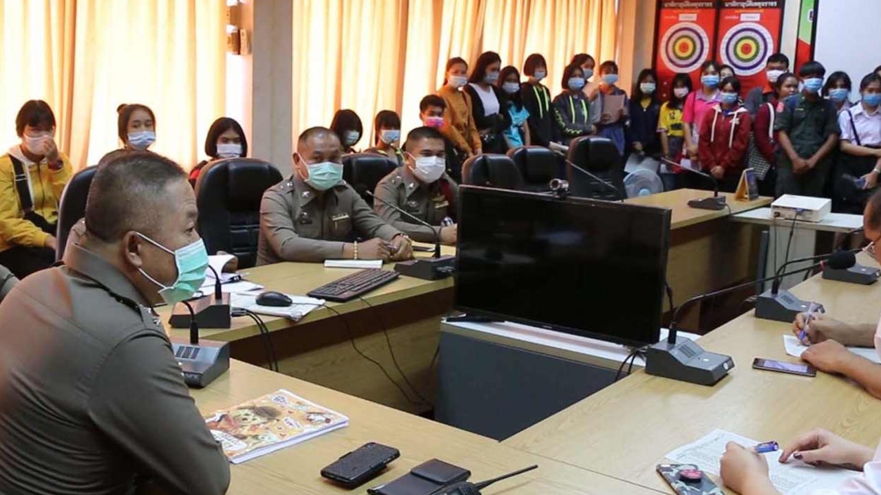 นักเรียนแห่แจ้งจับ "วานิสา" สาว 17 หลอกออมเงิน ได้ไปกว่า 2 ล้าน 