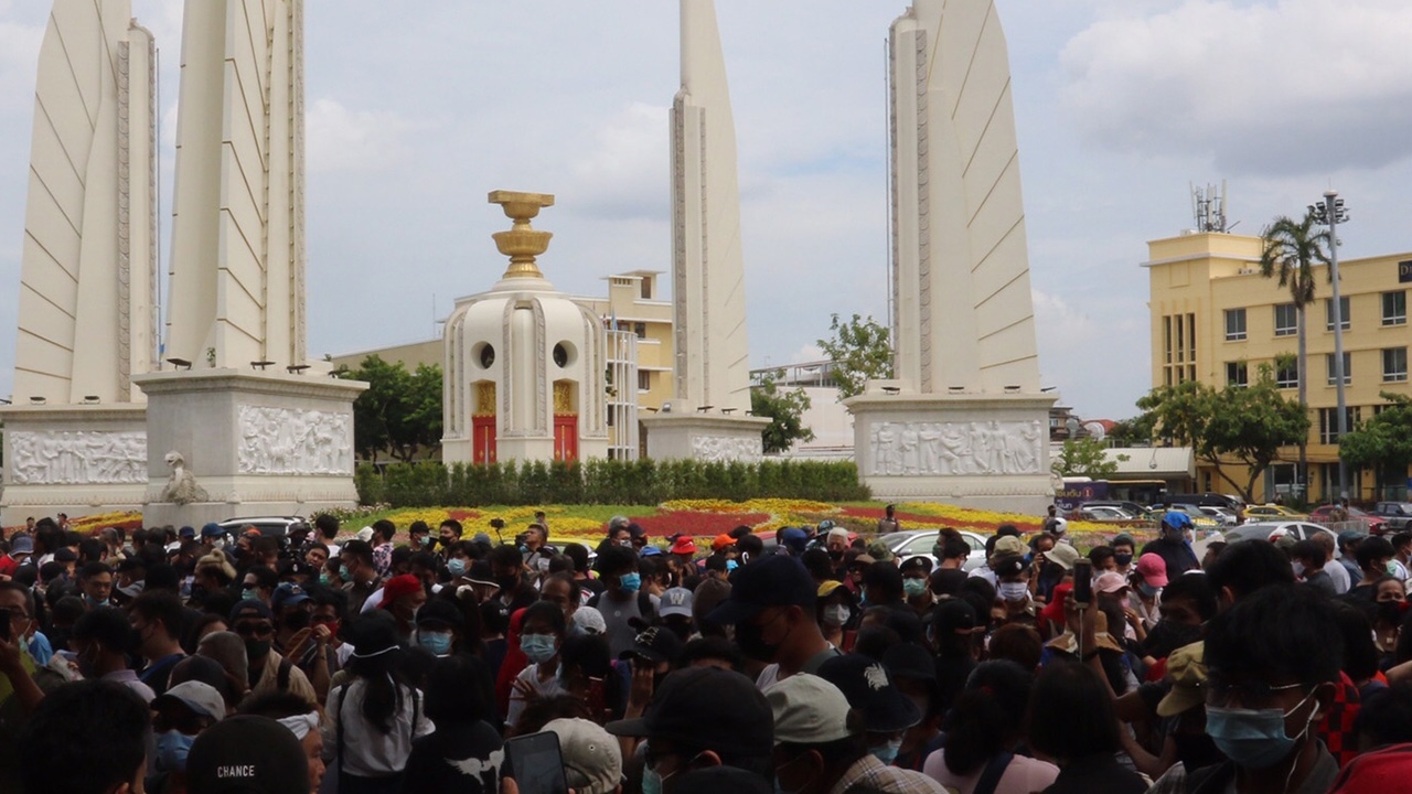 ทางออกแก้ขัดแย้งบ้านเมือง ดับไฟม็อบนักศึกษา ก่อนลุกลามบานปลาย สายเกินแก้