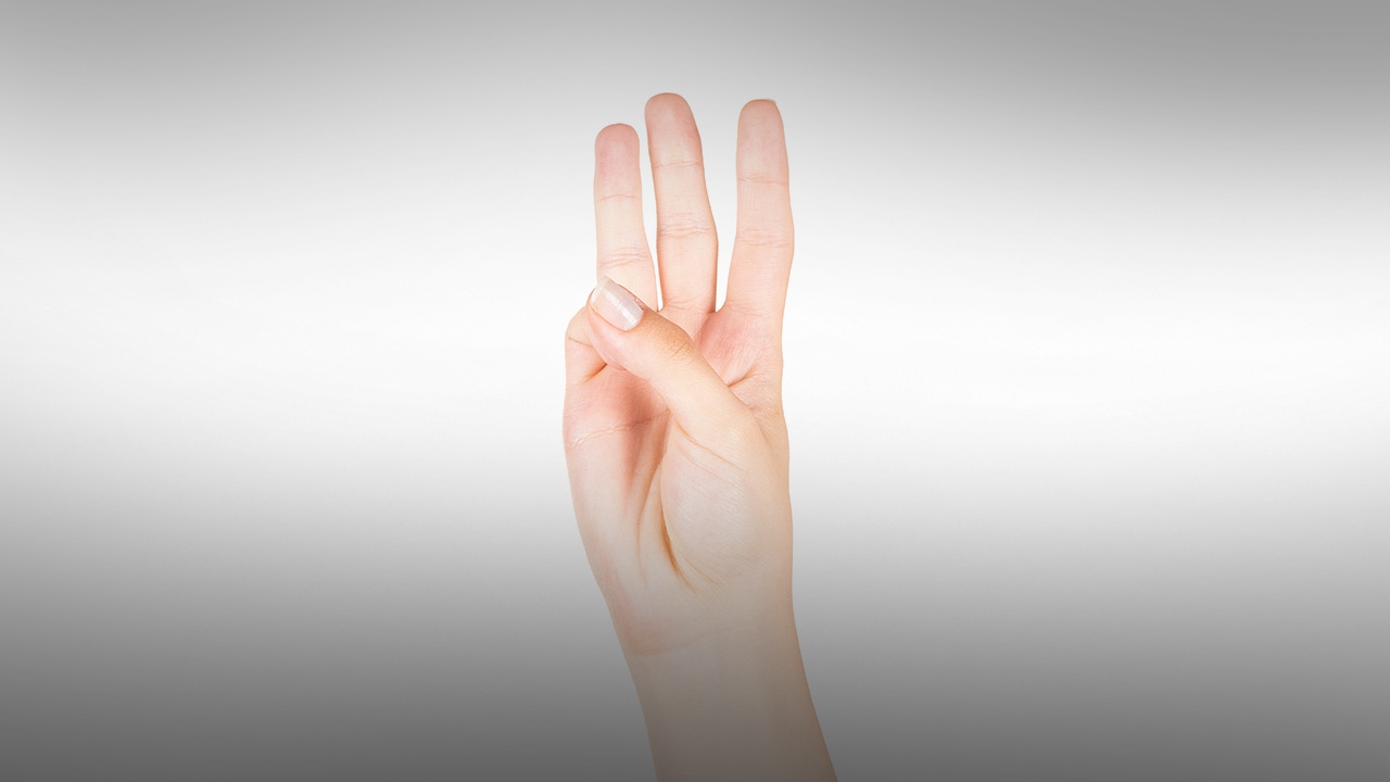 ผอ.วิทยาลัยดัง โร่ชี้แจง หลังสั่งห้ามไม่ให้นักศึกษา "ชู 3 นิ้ว"