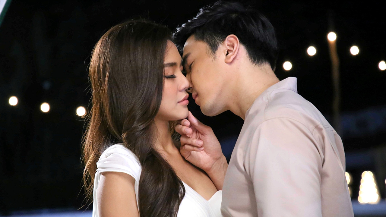 “ไม้” คุกเข่าขอแต่งงาน “ปราง” เขินจนเกร็งประสบการณ์ครั้งแรกใน “เมียอาชีพ EP.10”