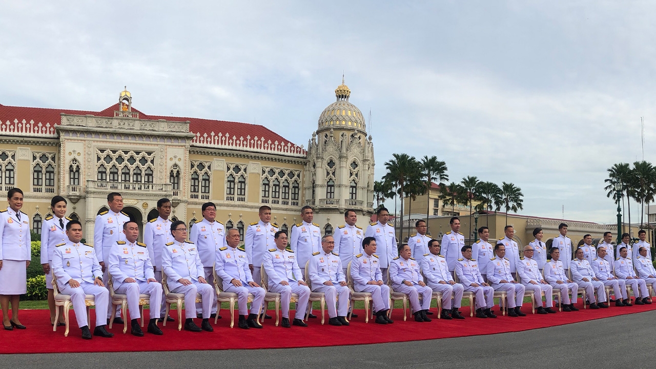 คึกคัก ครม.ประยุทธ์ 2/2 ถ่ายภาพหมู่หน้าทำเนียบก่อนเริ่มปฏิบัติหน้าที่