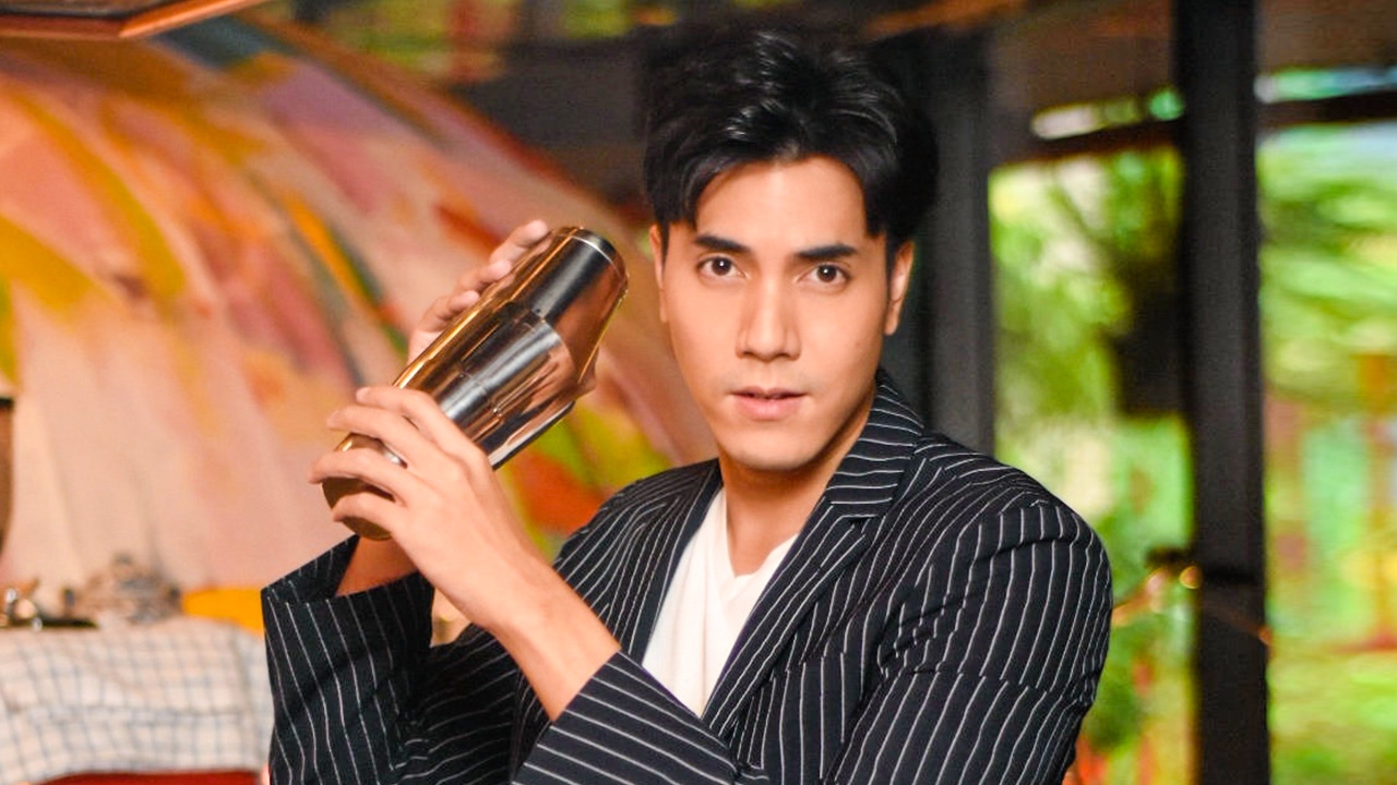 “ไม้ วฤษฎิ์” ดื่มด่ำความเท่ เสพงานอาร์ต ส่องของโบราณหาดูยาก