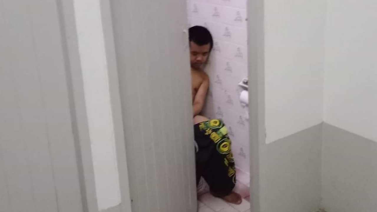 หนุ่ม 20 ทำหมอช็อก! ถูกพบไร้ชีพจร ฟุบคาชักโครก จะห่อศพดันฟื้น