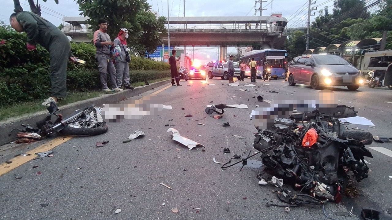 สยองรับอรุณรถบรรทุก 4 ล้อ พุ่งชน จยย.บี้ร่างคนขี่ แหลกคาถนนที่พระประแดง