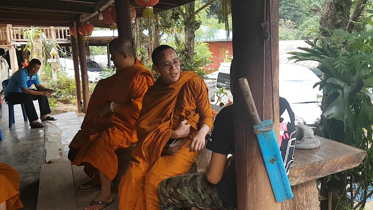 'เณร' ไม่ไหว ขอสึก-แจ้งความ ถูกเจ้าสำนักล่วงละเมิด พระบังคับอมนกเขา