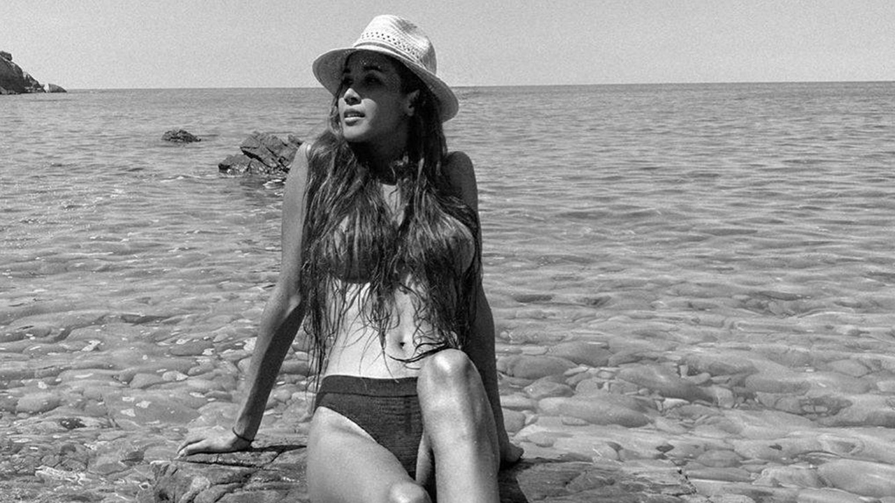 ไฟลุกไอจี เมญ่า นนธวรรณ โพสต์รูปใส่ชุดบิกินี คนแซวเอาผมออกหน่อย