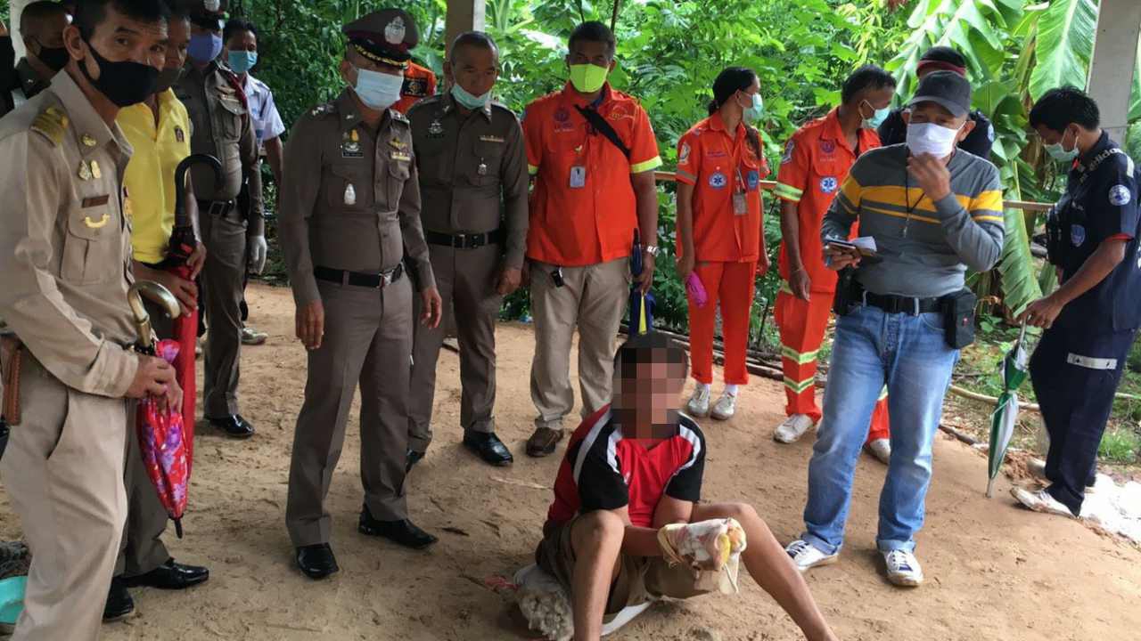 สุดสลด ลูกชายป่วยจิตขาดยา ก่อเหตุฆ่าพ่อแม่ นอนเฝ้าศพ 7 วันจนเน่า