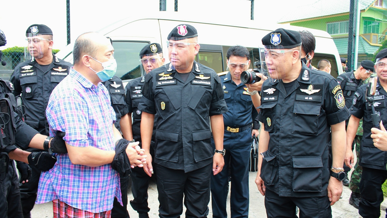 ปส. เปิดยุทธการทลายขุมทรัพย์ ค้น 30 จุด แก๊งยานรกหัวหิน ยึด 5 ล้านเม็ด