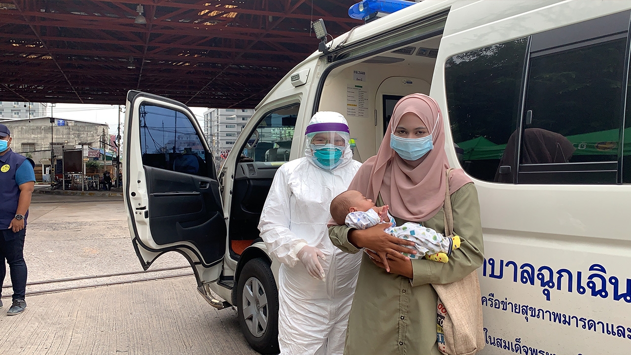 สาวไทยเจอลูกที่พลัดกันจากล็อกดาวน์โควิดแล้ว หลัง ศอ.บต.พามาจากมาเลเซีย