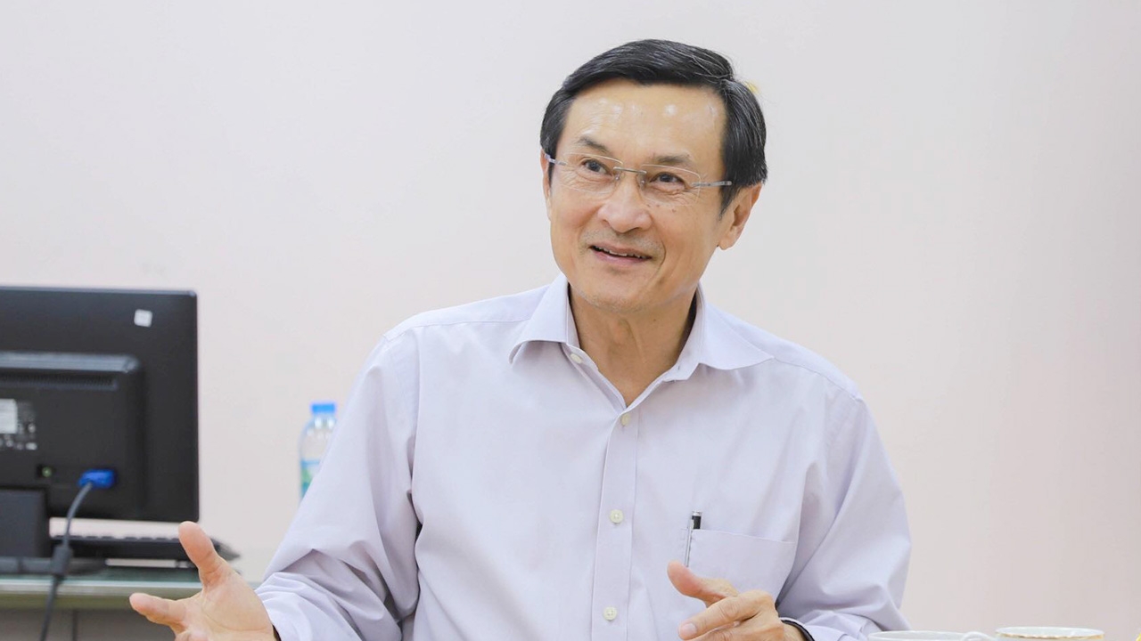 “จาตุรนต์” เหน็บ “บิ๊กแดง” พูดทำลายตัวเอง ย้ำ คนเห็นต่างไม่ได้ชังชาติ