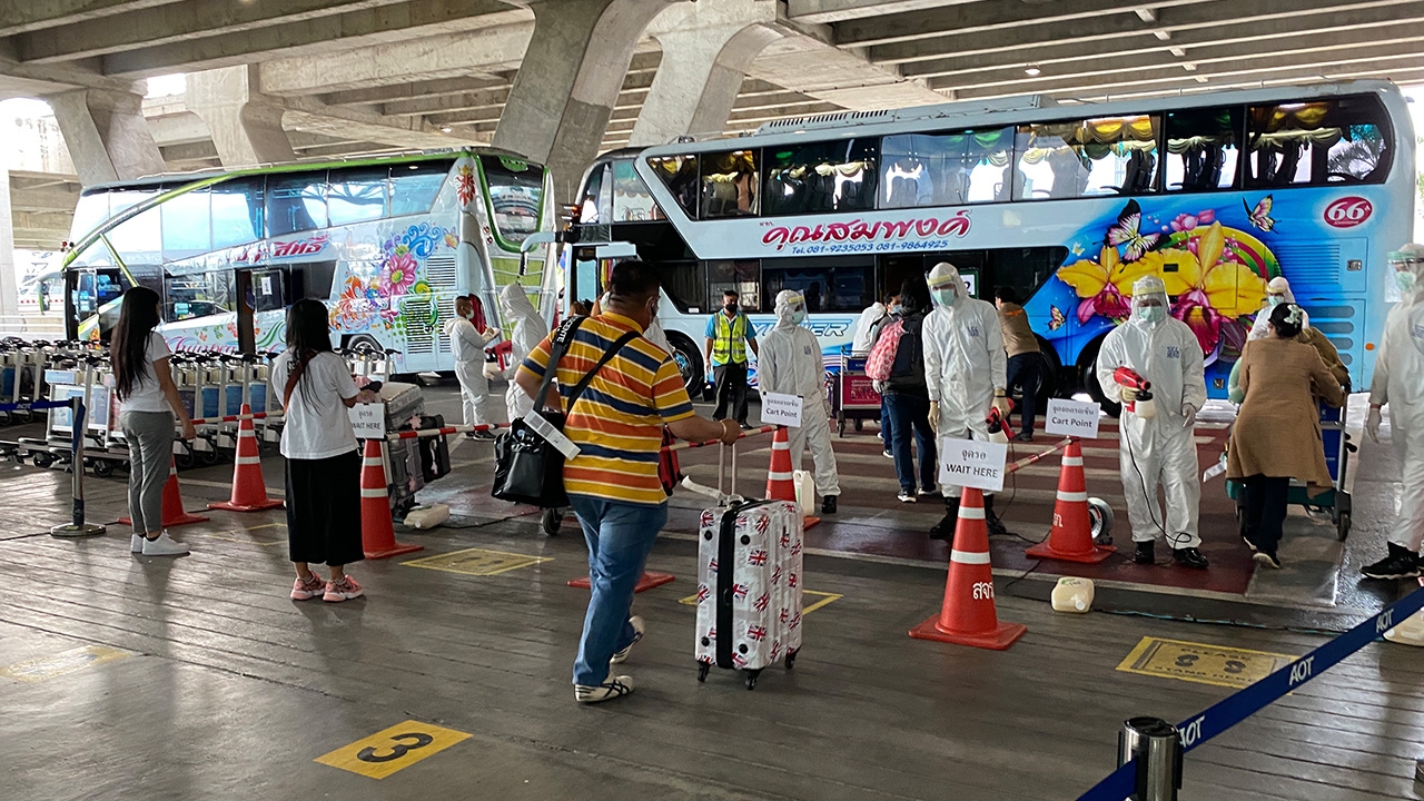 สุวรรณภูมิคึกคัก รับคนไทยกลับนอก 4 เที่ยวบิน 665 คน พบไข้สูง 6 ราย