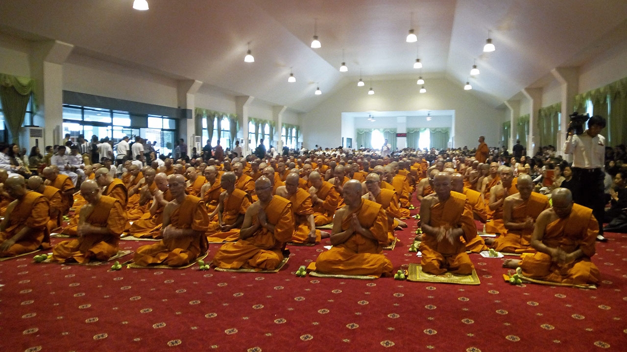 จัดปฏิบัติธรรมเข้มสมัครบวชวัดไร่ขิงถวาย ร.9