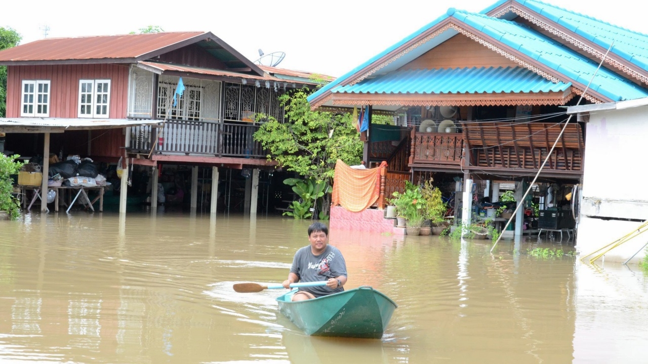 หนุ่มสุพรรณฯ สังเวยแล้ว1ศพ น้ำท่วมเดินเข้าบ้าน ลื่นล้มไฟดูดดับ 