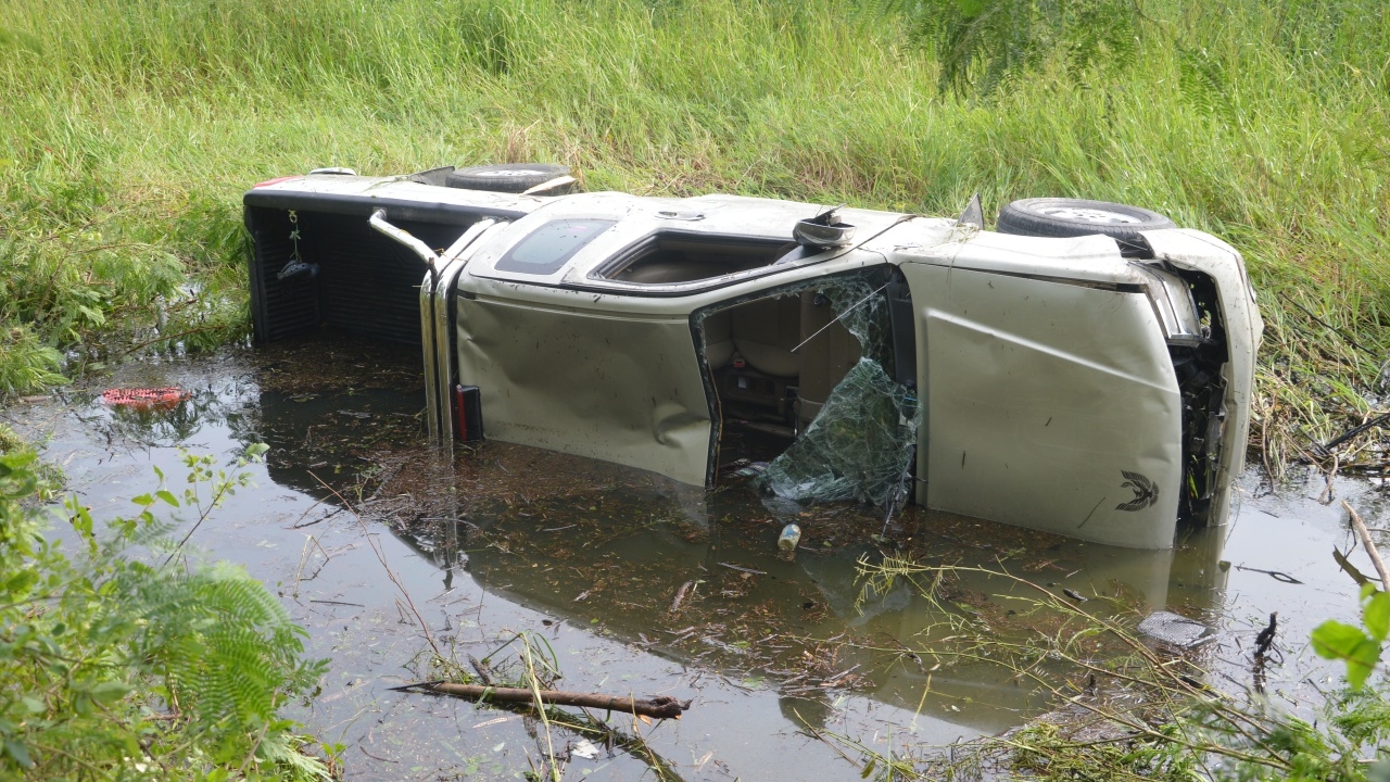 สลด เสี่ยรังสิตขับรถไปทำบุญนครนายก ตกคูข้างทาง ตายก่อนได้ถวายกฐิน