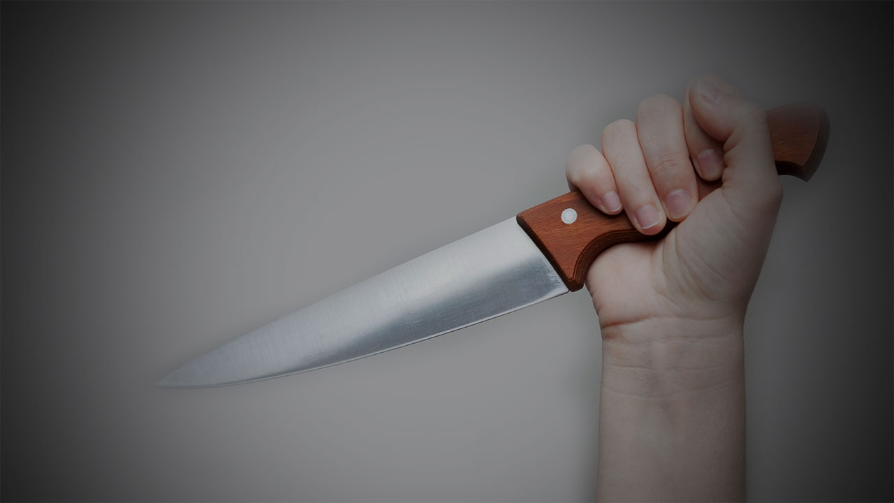 หนุ่มคลั่ง ใช้มีดฟันหัว 2 สาวพี่น้อง กะโหลกแตกตายสยอง 1สาหัส 1