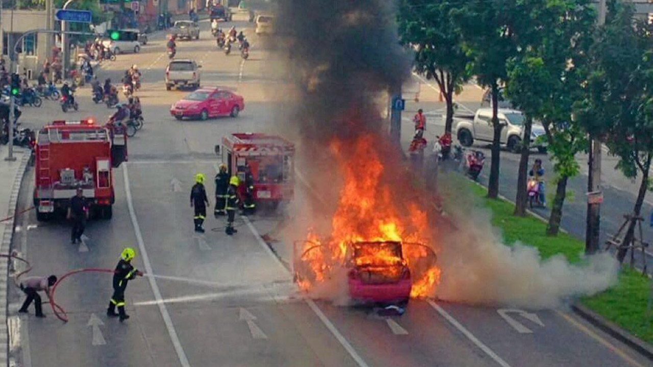 ไหม้ทั้งคัน