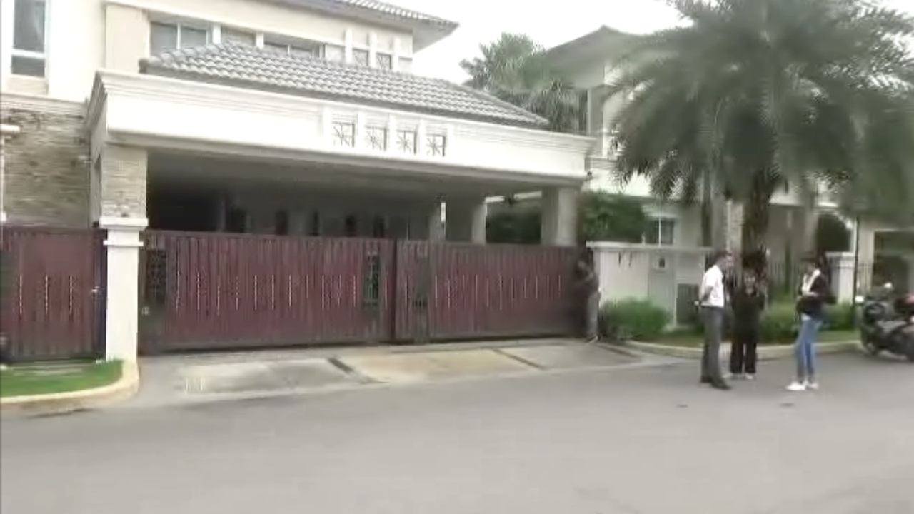 จนท.บุกค้นบ้าน เมียนพรัตน์ อดีตผอ.สำนักพุทธฯ หาหลักฐานทุจริตเงินทอนวัด