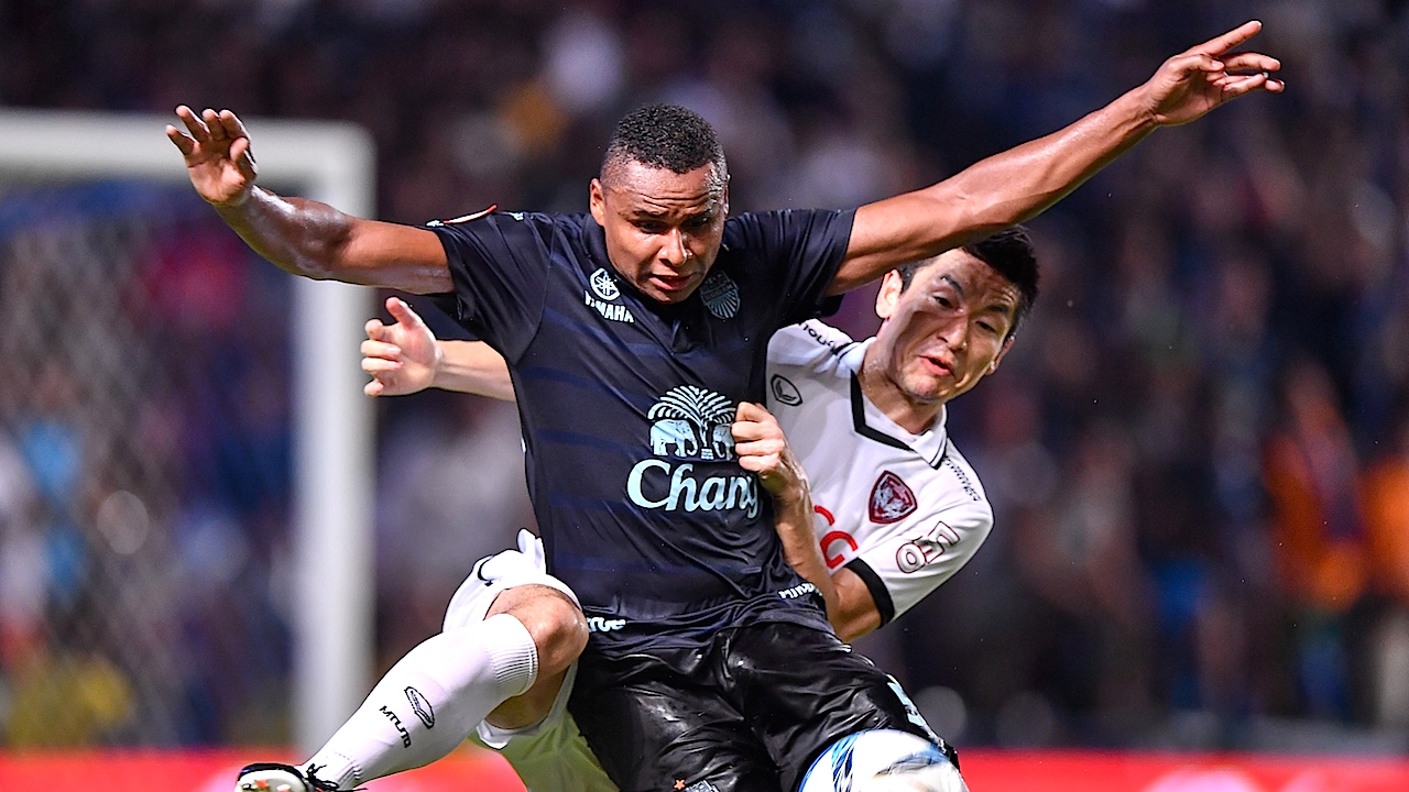 5 ดาวไฟแลบ! 'บุรีรัมย์' ทำศึกโคตรบิ๊กแมตช์ดวลเดือด 'กิเลน' ลีกคัพ