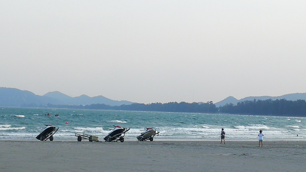 'หัวหิน' นำร่องห้ามสูบบุหรี่ชายหาด ฝืนปรับไม่เกิน 2,000 บาท