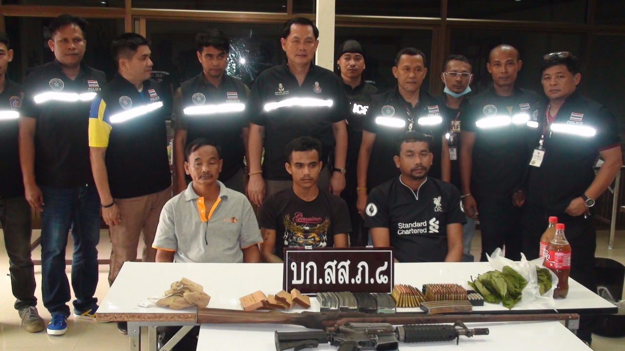 จับพ่อตา-ลูกเขยซุกM16ในบ้าน ตราโล่ มีทะเบียน อ้างซื้อจากตร.ชายแดนใต้ 