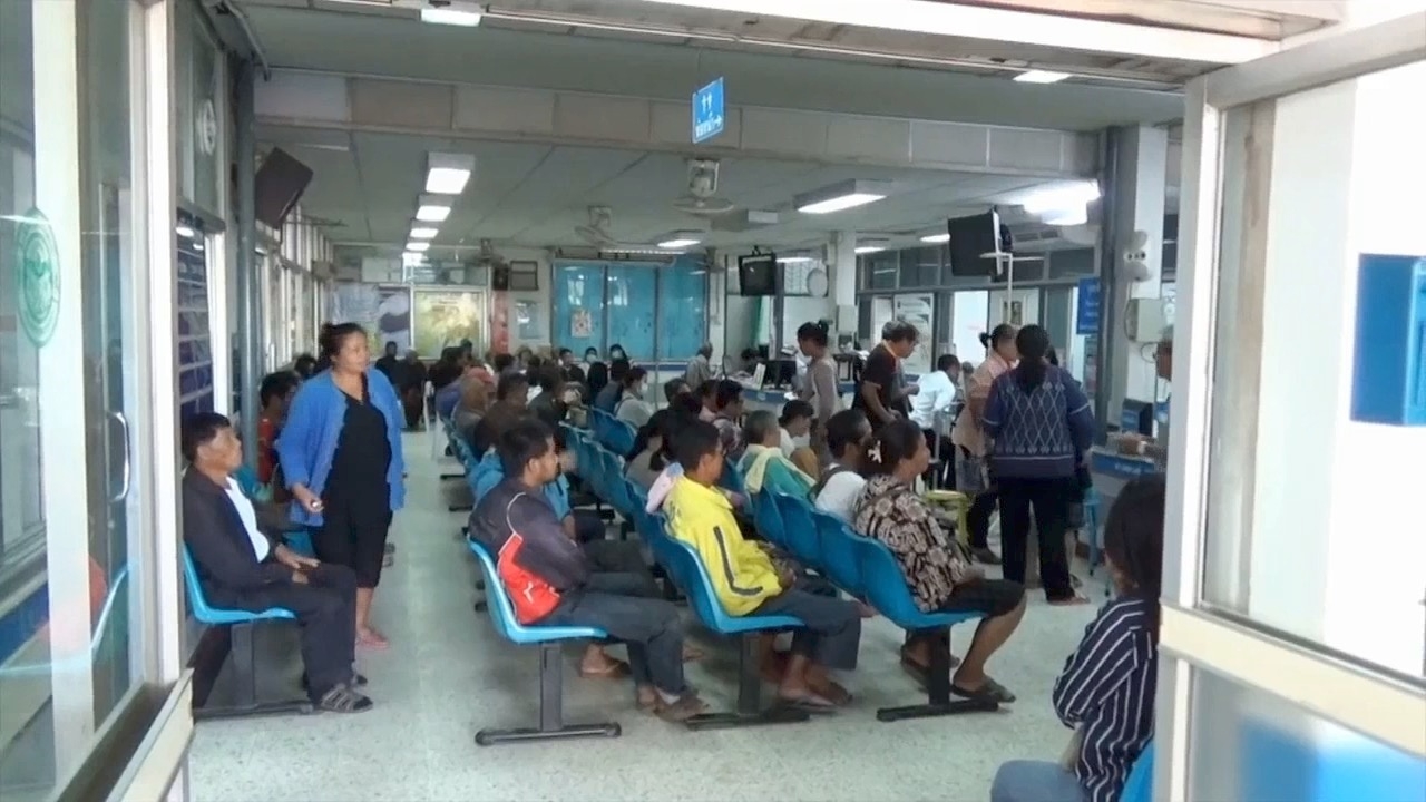 กาฬสินธุ์อากาศเปลี่ยนชาวบ้านล้มป่วยนับพัน ขณะที่น้ำยังท่วม 5 อำเภอ