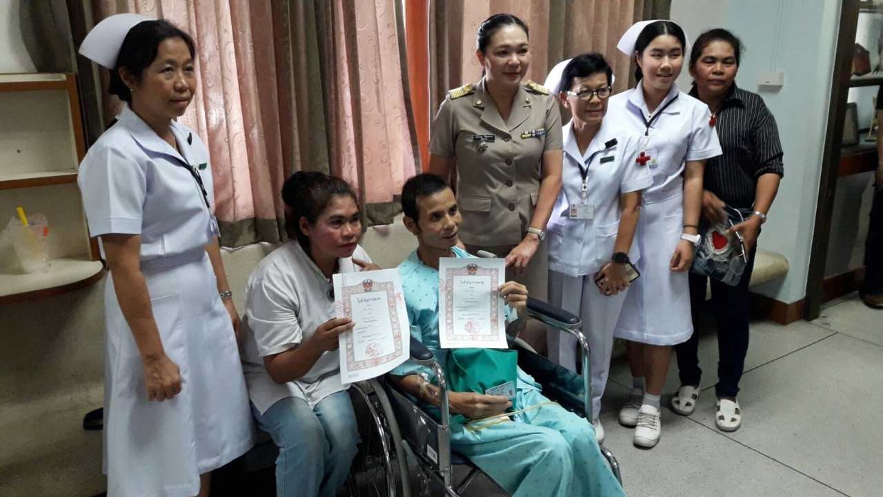 สุดท้ายที่ทำให้เธอได้ หนุ่มใหญ่ป่วยเป็นมะเร็ง ขอจดทะเบียนสมรสกับแฟนสาว