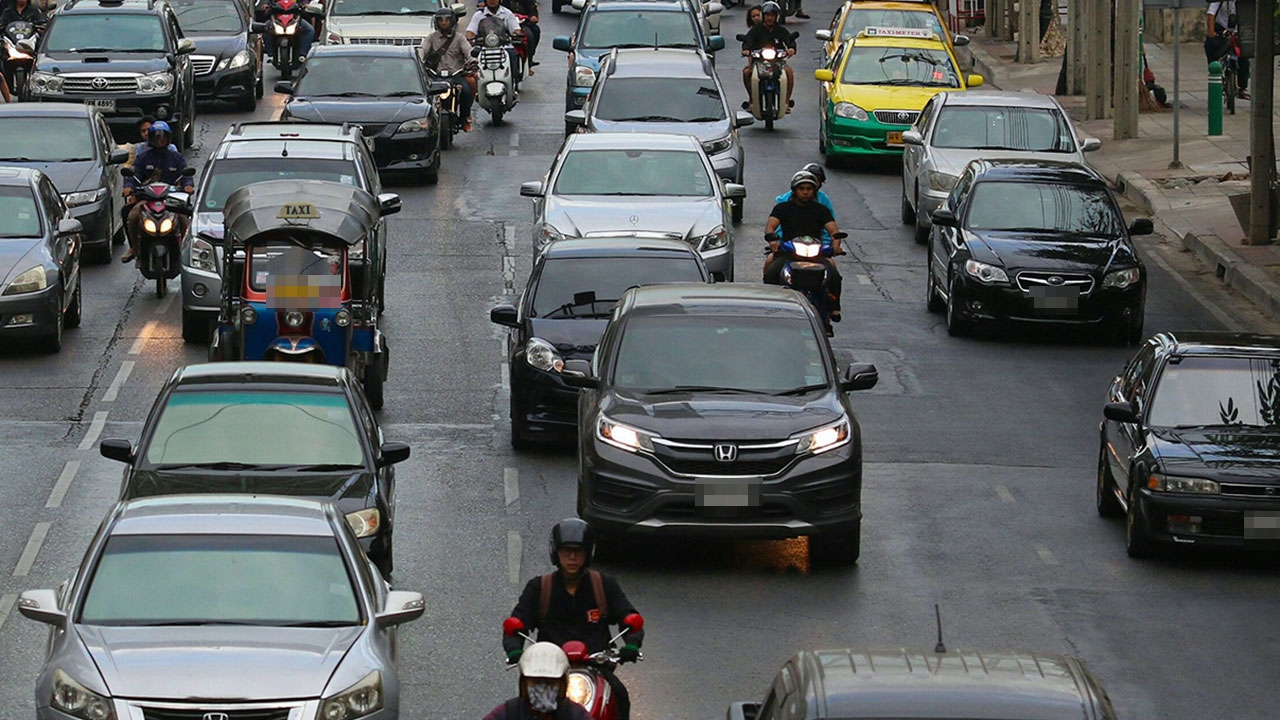 ทางหลวงชนบท เตรียมที่จอดรถ รองรับพระราชพิธีฯ