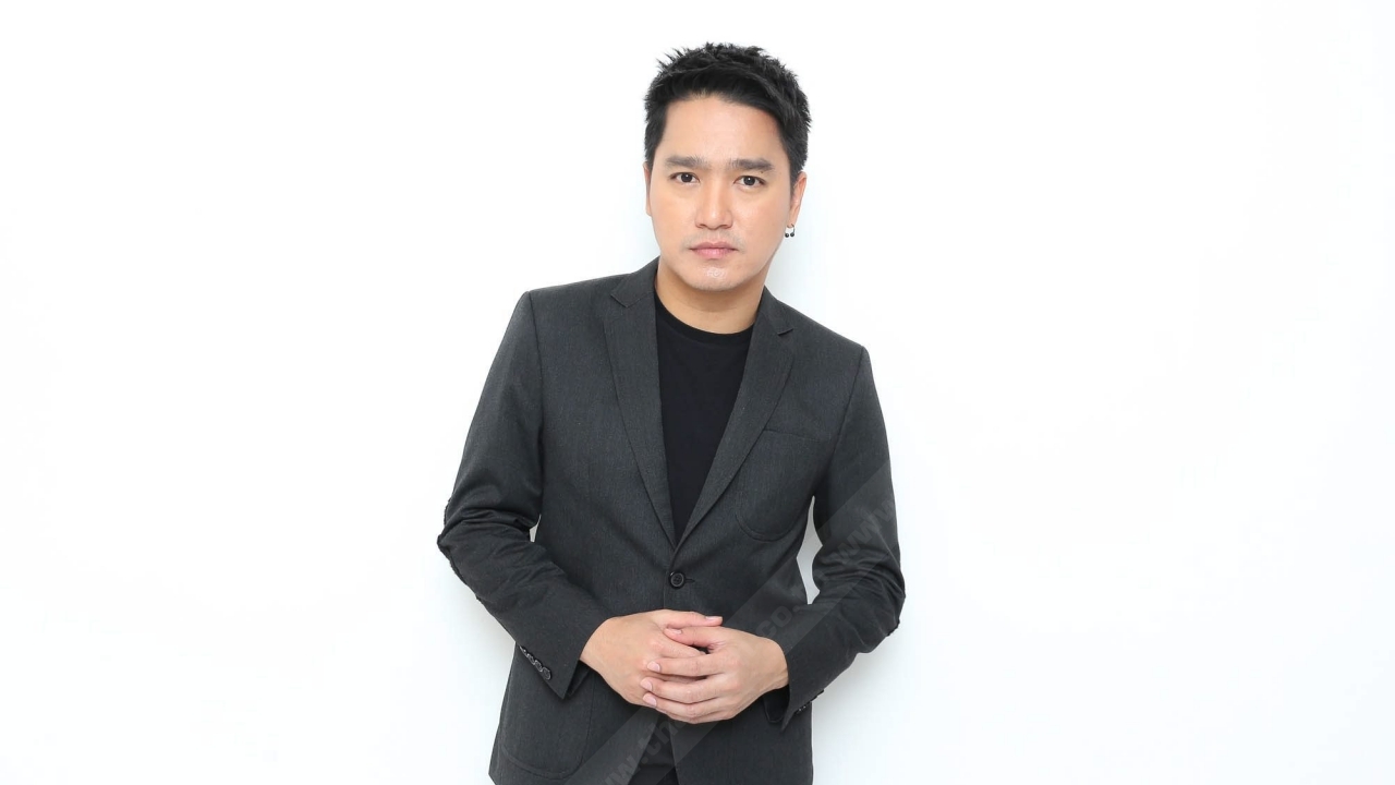 เอ๊ะ จิรากร เตรียมคัฟเวอร์เพลง "พระราชาในนิทาน"แสดงความอาลัยในหลวง ร.9