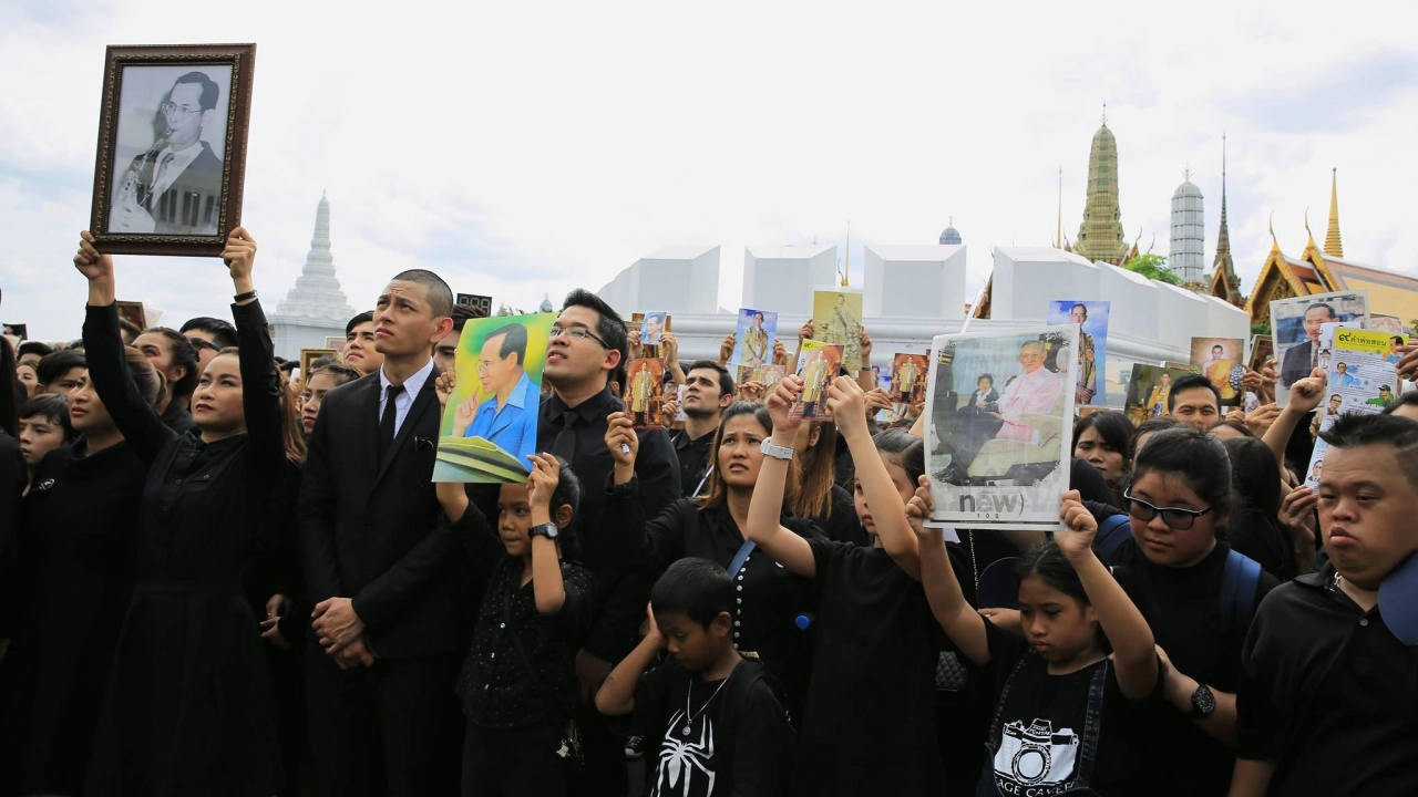 กำชับทุกจังหวัดเตรียมพิธีถวายดอกไม้จันทน์ให้ถูกต้อง งดงาม สมพระเกียรติ