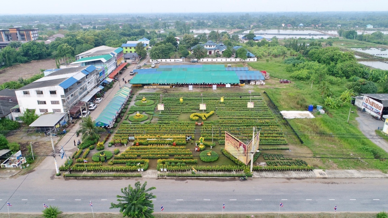 ชาวบางคล้า ร่วมทำบุญถวายพระราชกุศล ครบ 1 ปี ในหลวง ร.9 สวรรคต