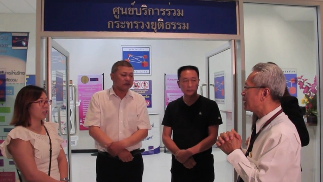 พ่อจีนร้อง ยธ. ลูกสาวโดนรถตู้ชนดับที่ชะอำ วอนเยียวยา นำศพกลับบ้านเกิด